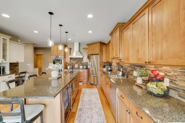 $1,150,000 | W10664 566th Avenue, Prescott, WI 54021