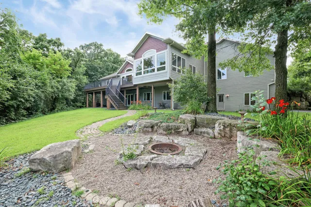 $1,150,000 | W10664 566th Avenue, Prescott, WI 54021