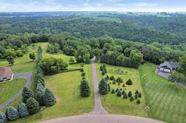 $1,150,000 | W10664 566th Avenue, Prescott, WI 54021