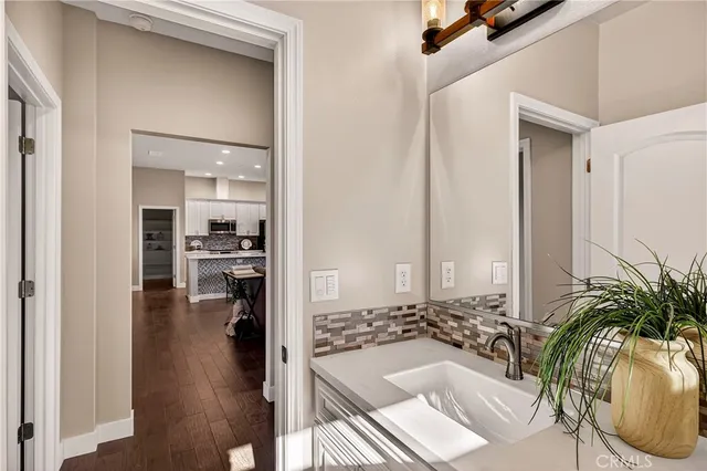 a view of a yard with an house and trees