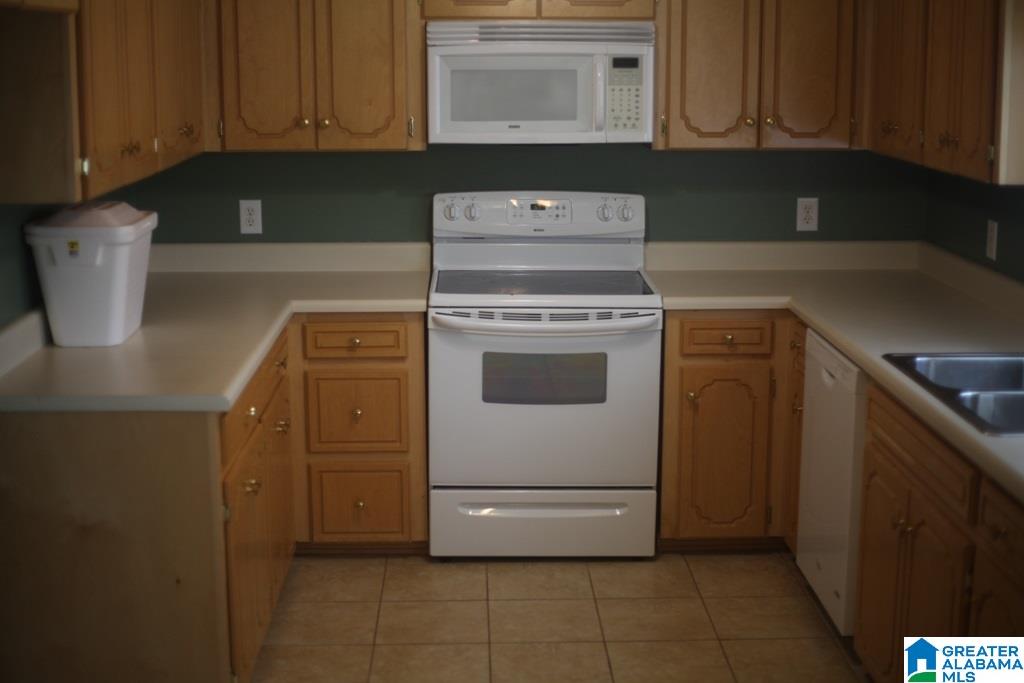 216 Wilson Way Weaver, AL 36277 - Photo 2 of 39