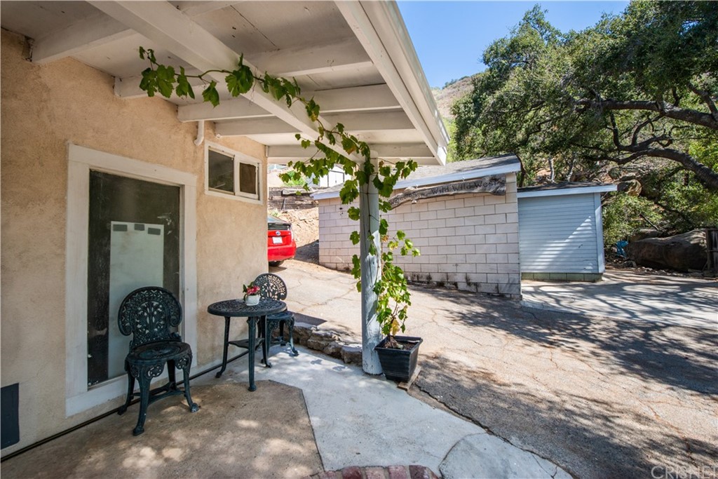 6818 Santa Susana Pass Road Simi Valley, CA 93063 - Photo 6 of 26