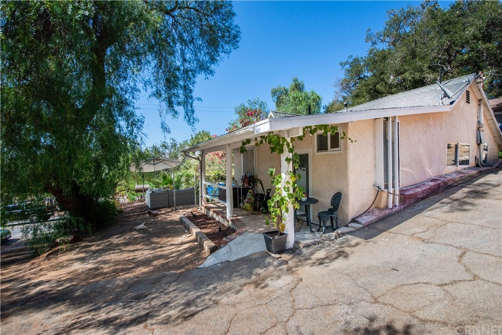 6818 Santa Susana Pass Road Simi Valley, CA 93063 - Photo 7 of 26 Main house