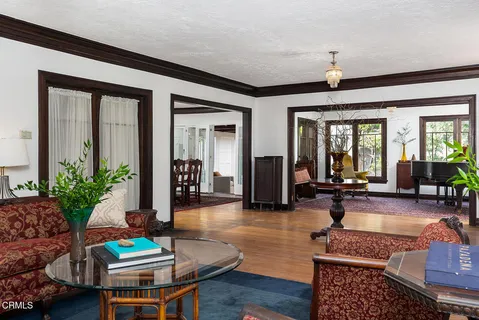 $1,595,000 | 1045 New York Drive, Altadena, CA 91001