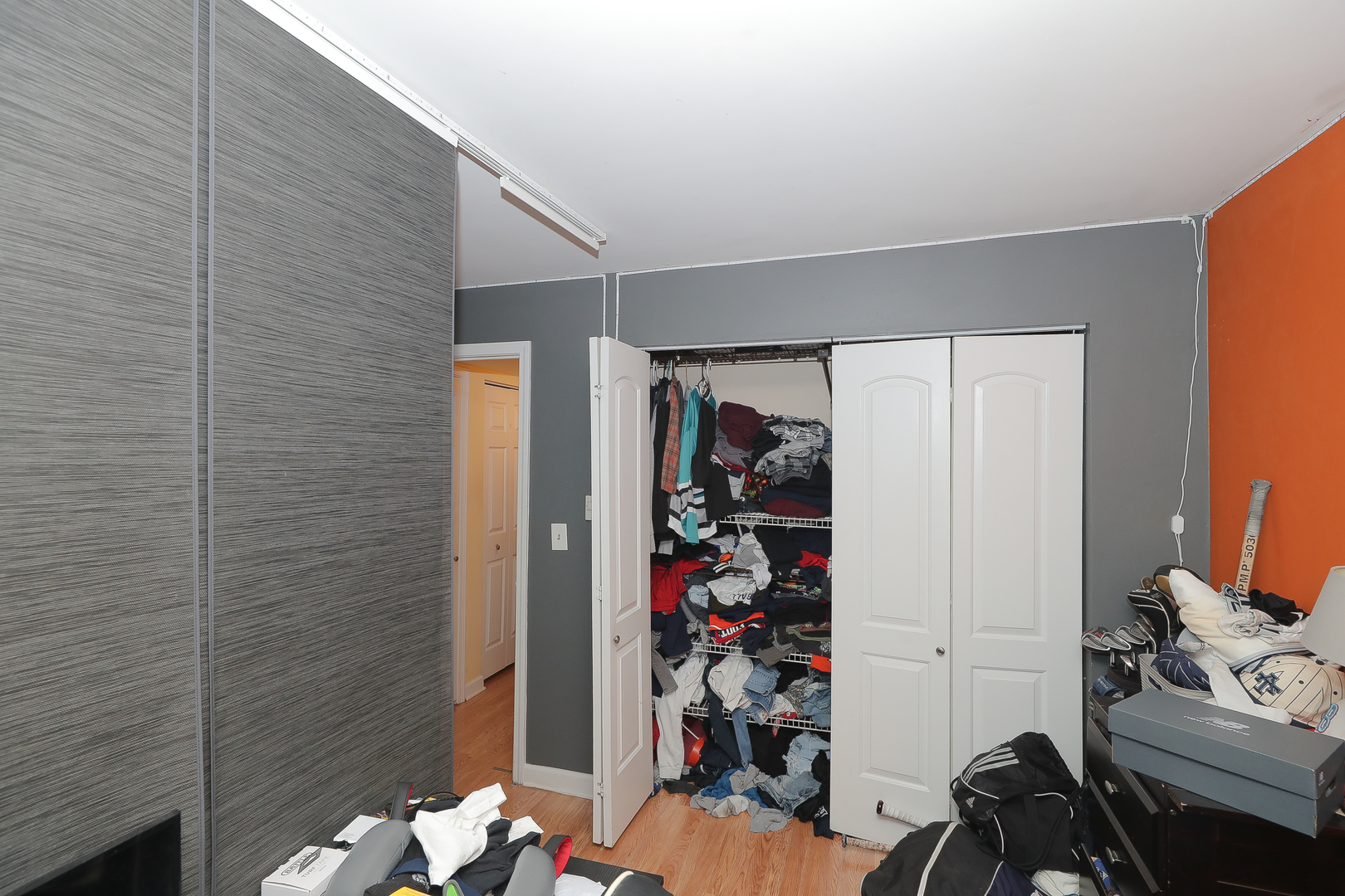 744 Briar Hill Lane, Unit 5 Addison, IL 60101 - Photo 13 of 20 a view of a room with gym equipment