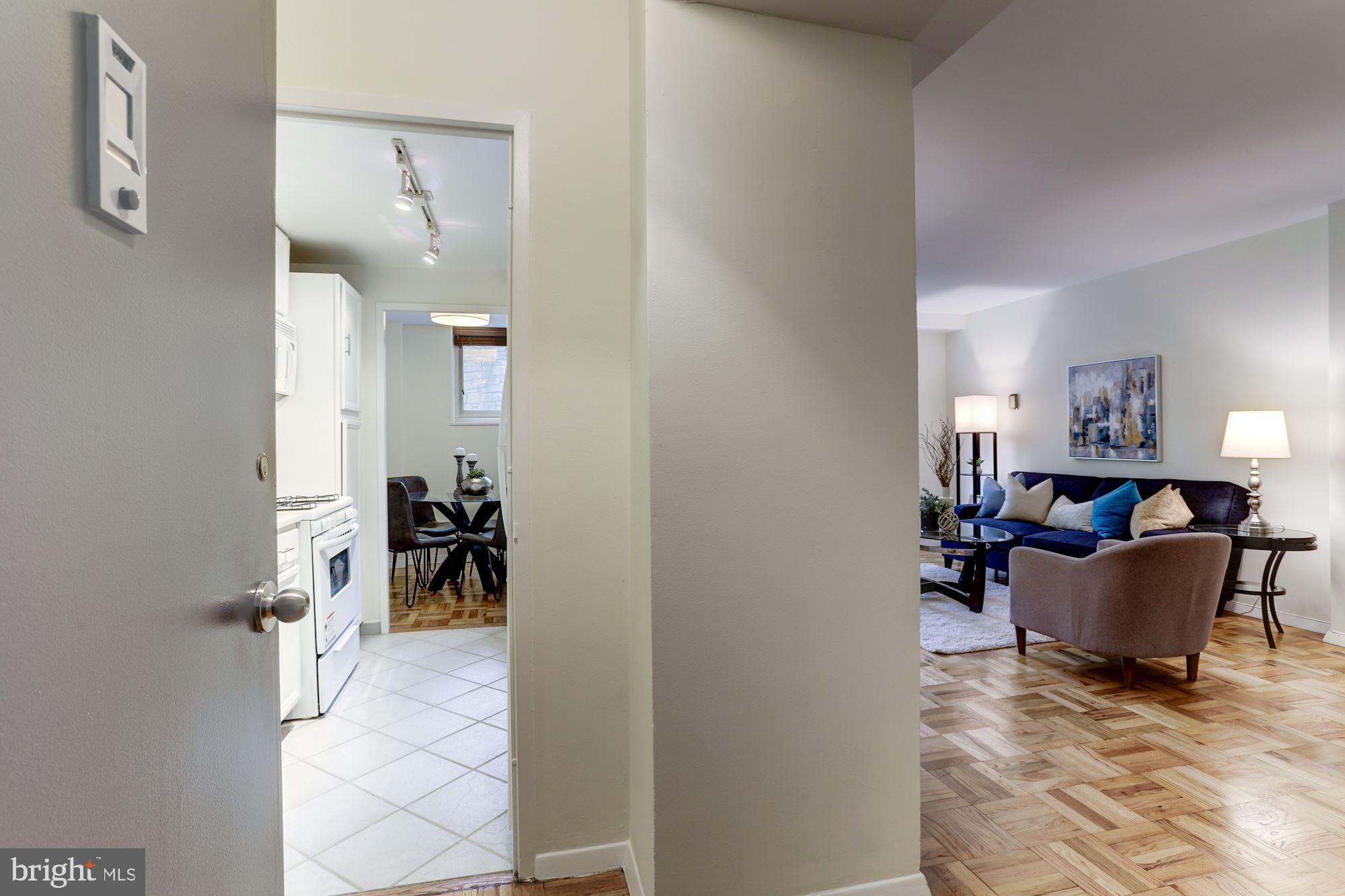 4000 Tunlaw Road Northwest, Unit 227 Washington, DC 20007 - Photo 16 of 24 Entryway