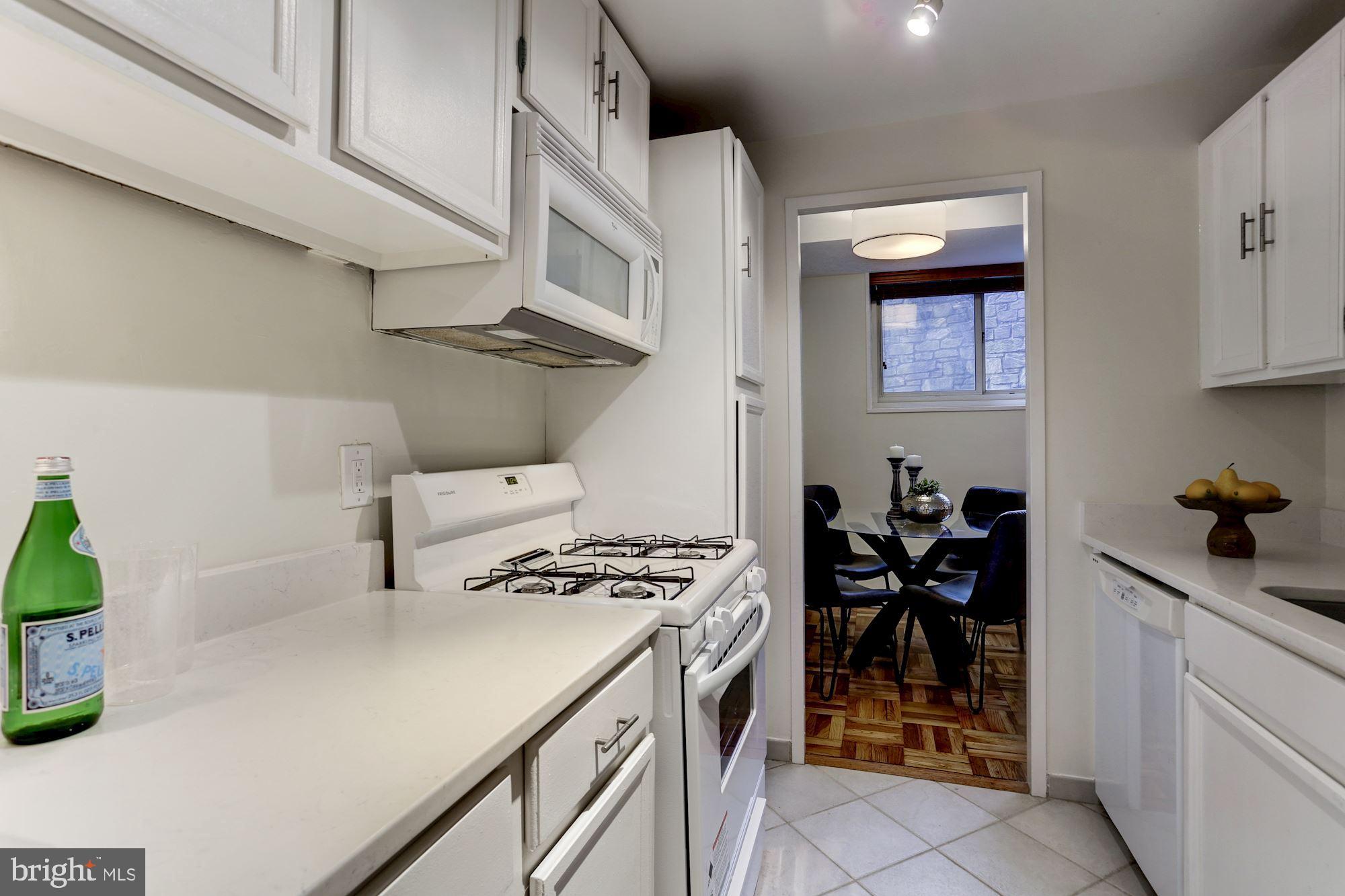 4000 Tunlaw Road Northwest, Unit 227 Washington, DC 20007 - Photo 8 of 24 New Granite countertops