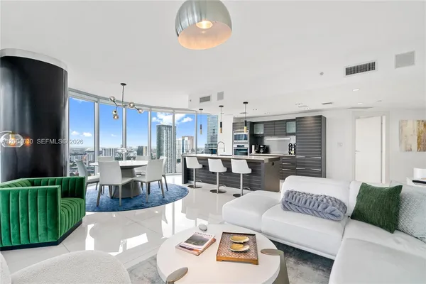 $8,500 | 200 Biscayne Blvd Way, Unit 3802, Miami, FL 33131