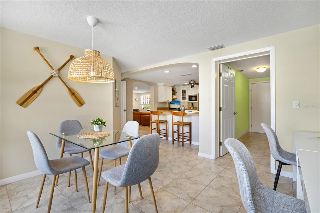 2365 Bay Street Sarasota, FL 34237 - Photo 24 of 93 a dining room with furniture and window