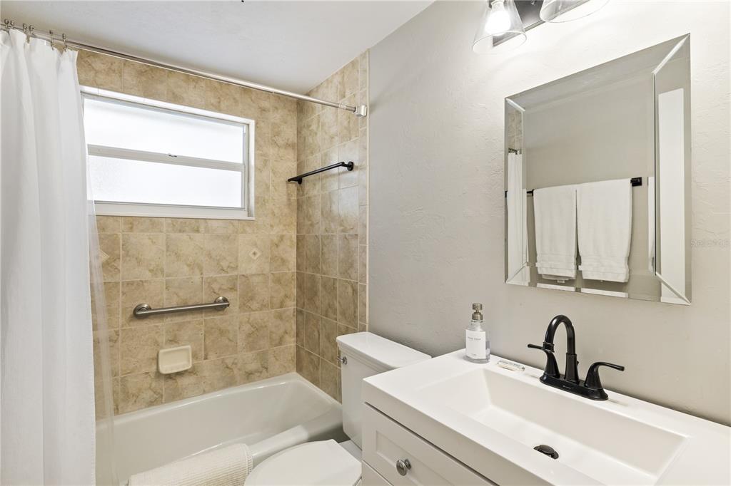 2365 Bay Street Sarasota, FL 34237 - Photo 30 of 93