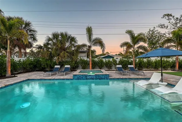 $9,900 | 2365 Bay Street, Sarasota, FL 34237