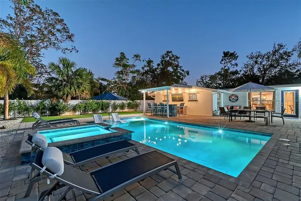 $9,900 | 2365 Bay Street, Sarasota, FL 34237