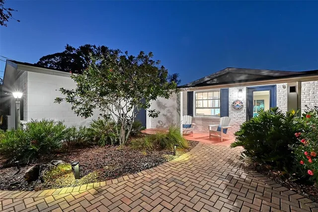 $9,900 | 2365 Bay Street, Sarasota, FL 34237