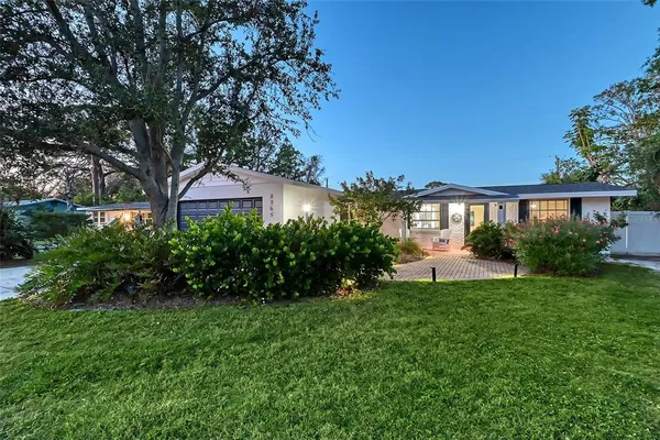 $9,900 | 2365 Bay Street, Sarasota, FL 34237