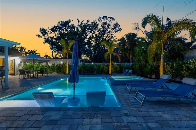 $9,900 | 2365 Bay Street, Sarasota, FL 34237