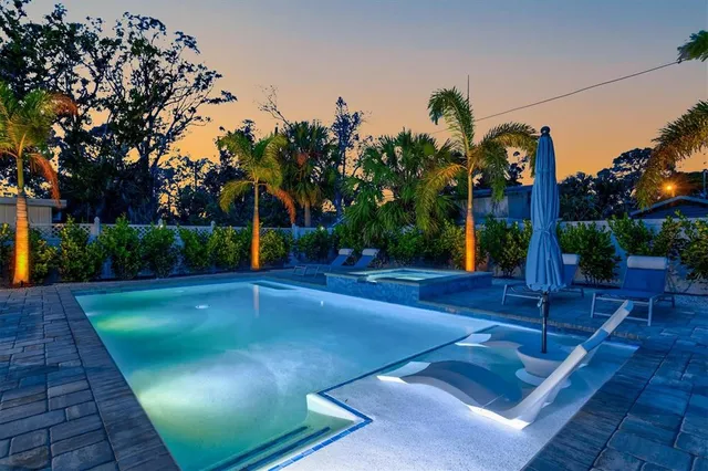 $9,900 | 2365 Bay Street, Sarasota, FL 34237