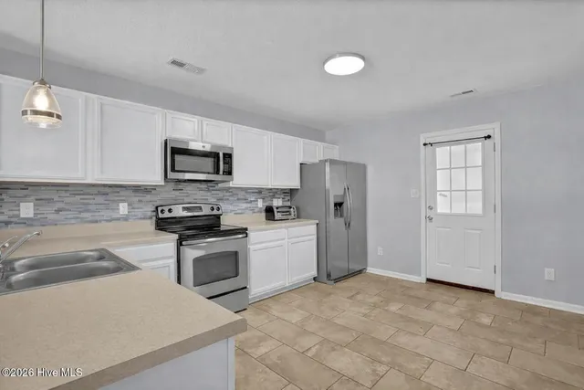 $1,550 | 1404 Old Folkstone Road, Unit 2, Sneads Ferry, NC 28460