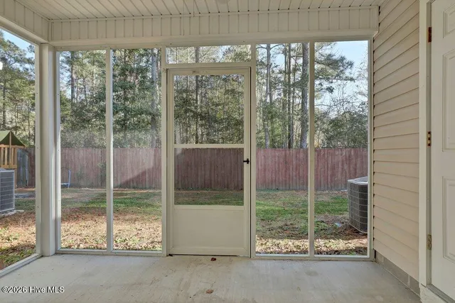 $1,550 | 1404 Old Folkstone Road, Unit 2, Sneads Ferry, NC 28460