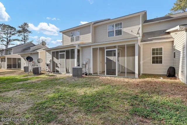 $1,550 | 1404 Old Folkstone Road, Unit 2, Sneads Ferry, NC 28460