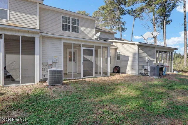 $1,550 | 1404 Old Folkstone Road, Unit 2, Sneads Ferry, NC 28460