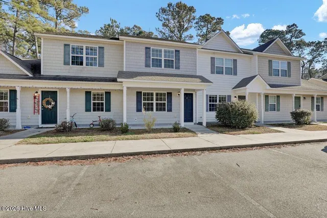 $1,550 | 1404 Old Folkstone Road, Unit 2, Sneads Ferry, NC 28460