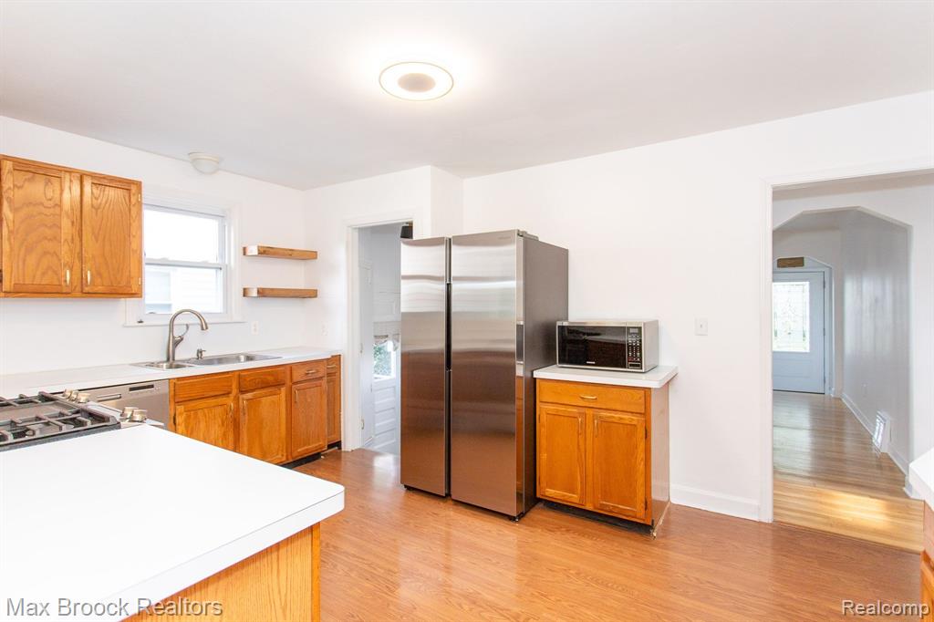 2182 Cambridge Road Berkley, MI 48072 - Photo 6 of 45