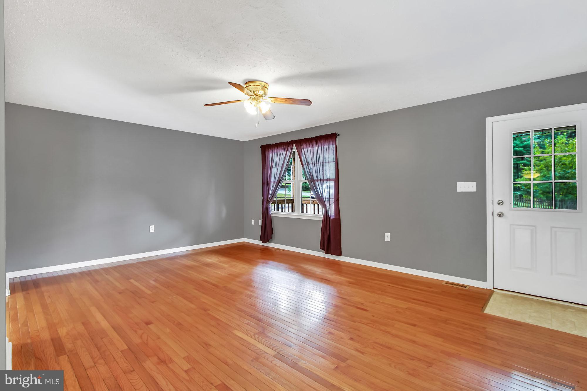 206 Neill Run Road Delta, PA 17314 - Photo 3 of 26 Gallery Image 3