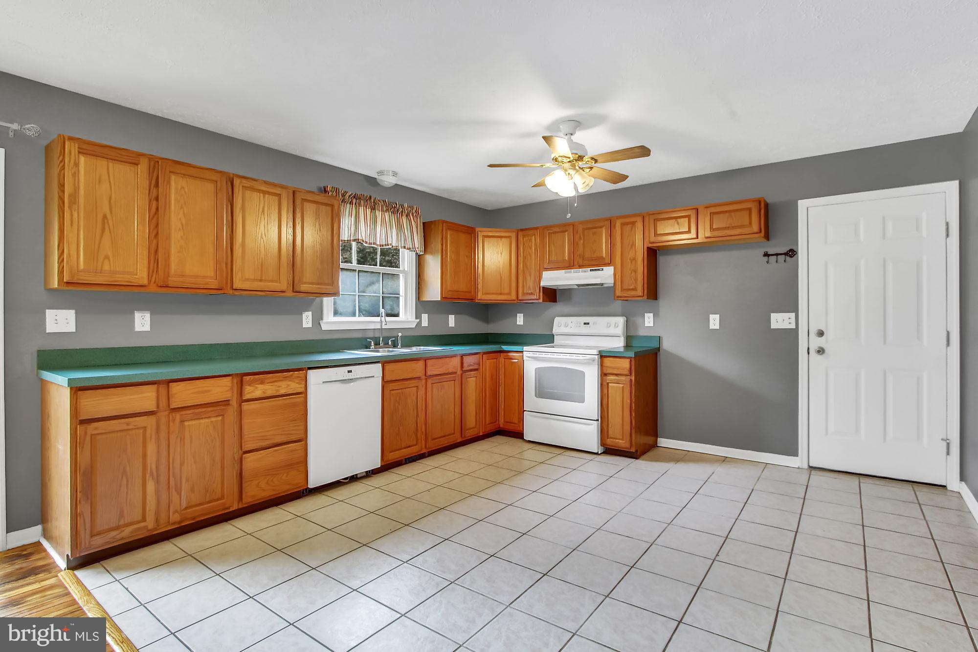206 Neill Run Road Delta, PA 17314 - Photo 7 of 26 Gallery Image 7