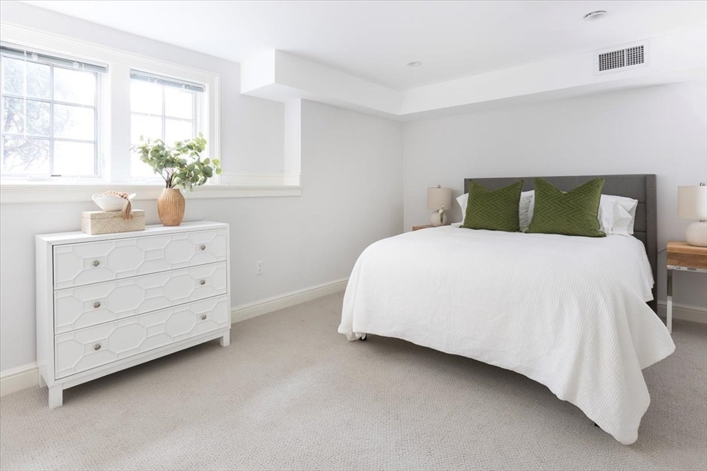 160 Old Farm Road Newton, MA 02459 - Photo 11 of 19