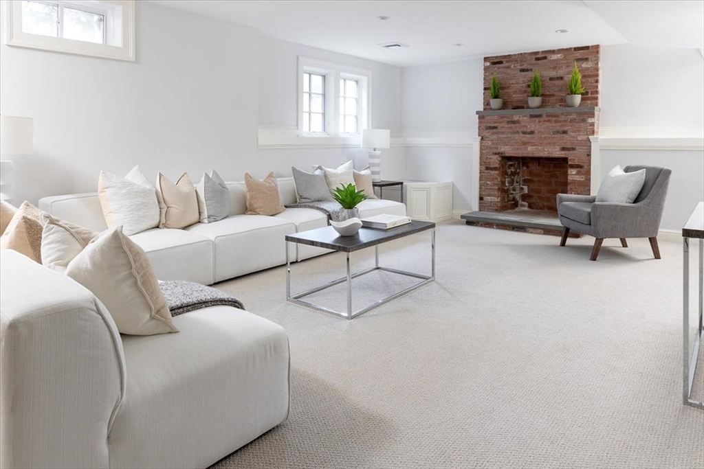 160 Old Farm Road Newton, MA 02459 - Photo 12 of 19