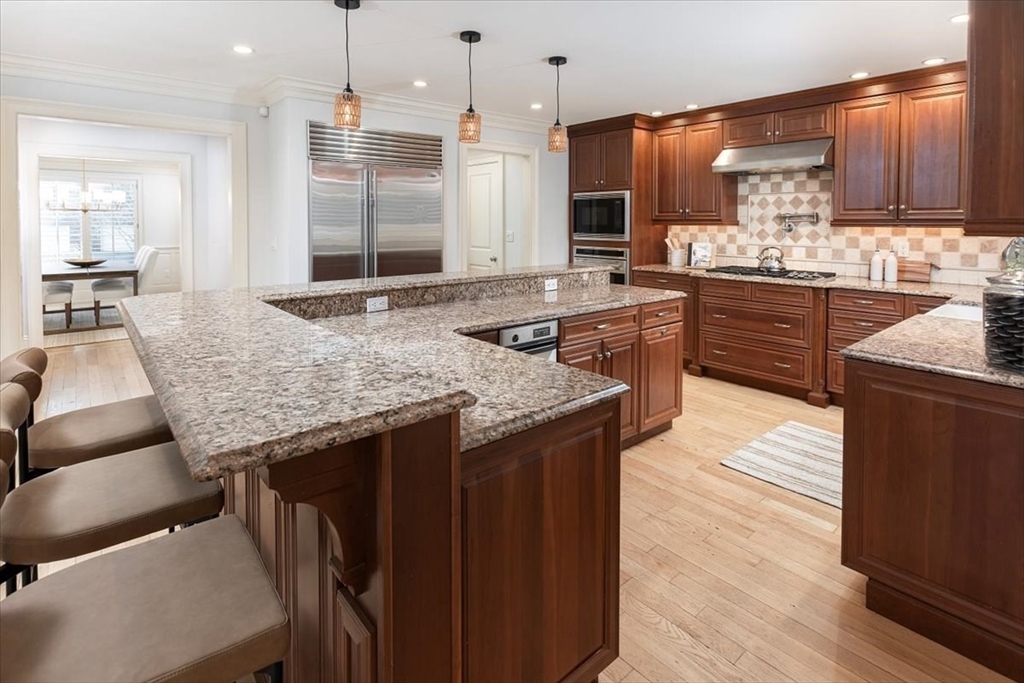 160 Old Farm Road Newton, MA 02459 - Photo 3 of 19