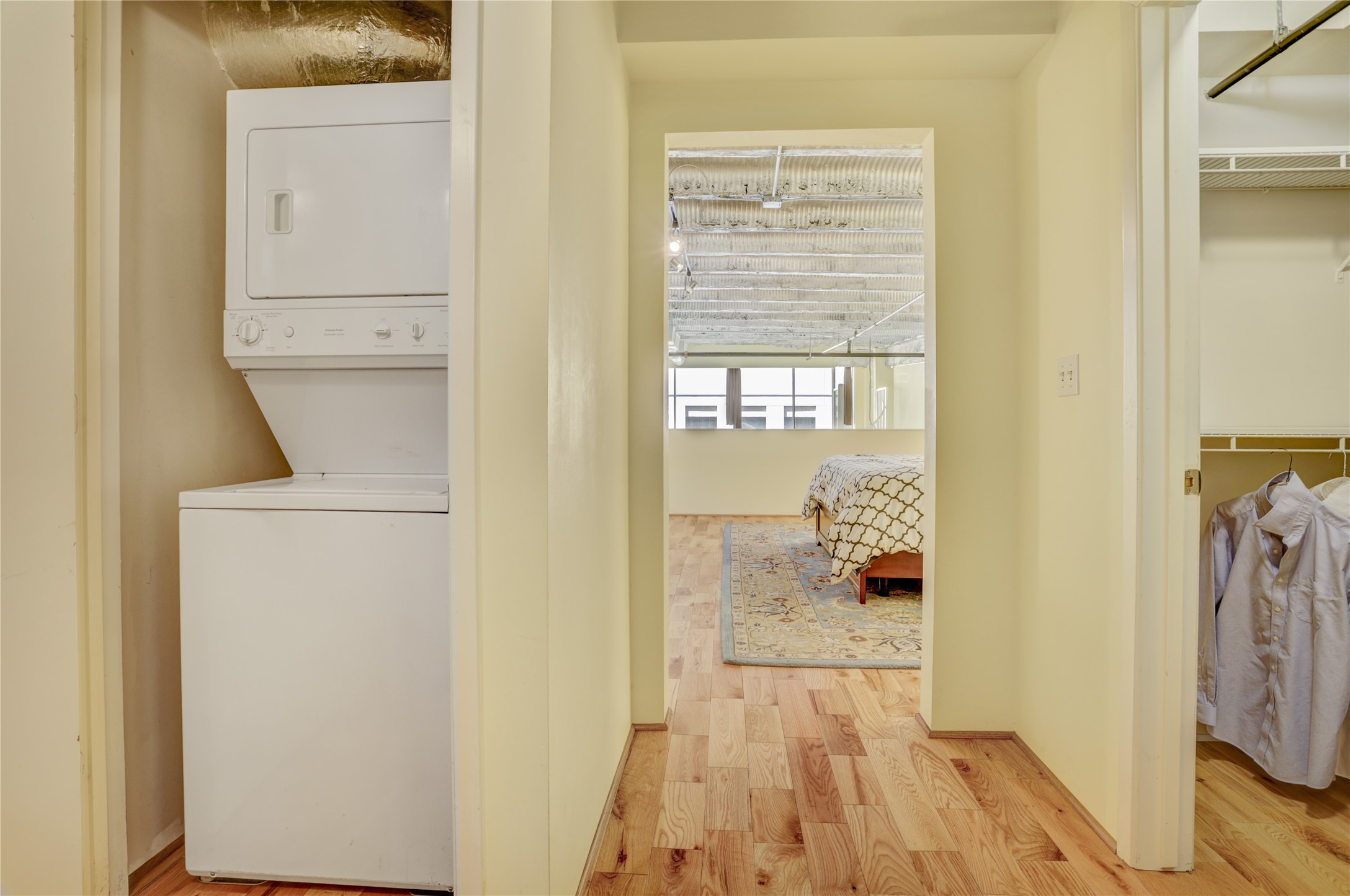 917 Main Street, Unit 1107 Houston, TX 77002 - Photo 16 of 33 a view of livingroom with wooden floor