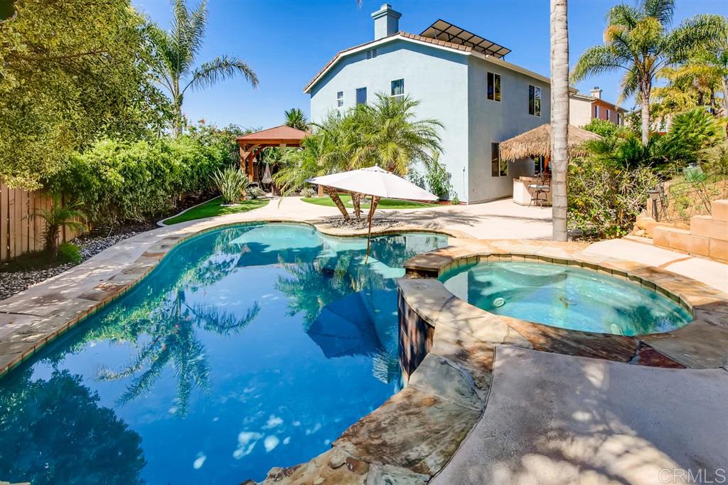 328 Natalie Way Fallbrook, CA 92028 - Photo 3 of 25