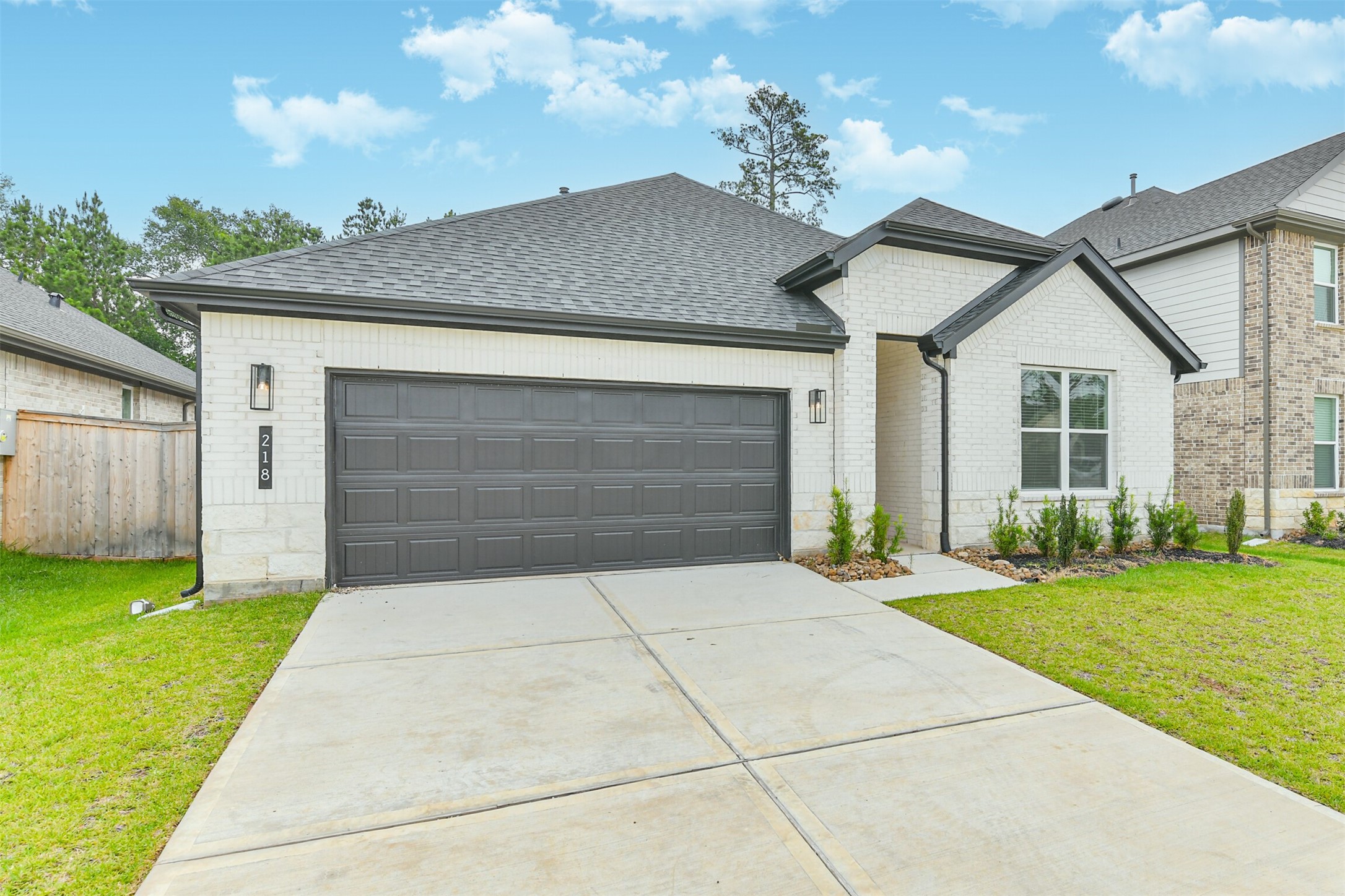 218 Springfield Terrace Drive Conroe, TX 77304 - Photo 2 of 39