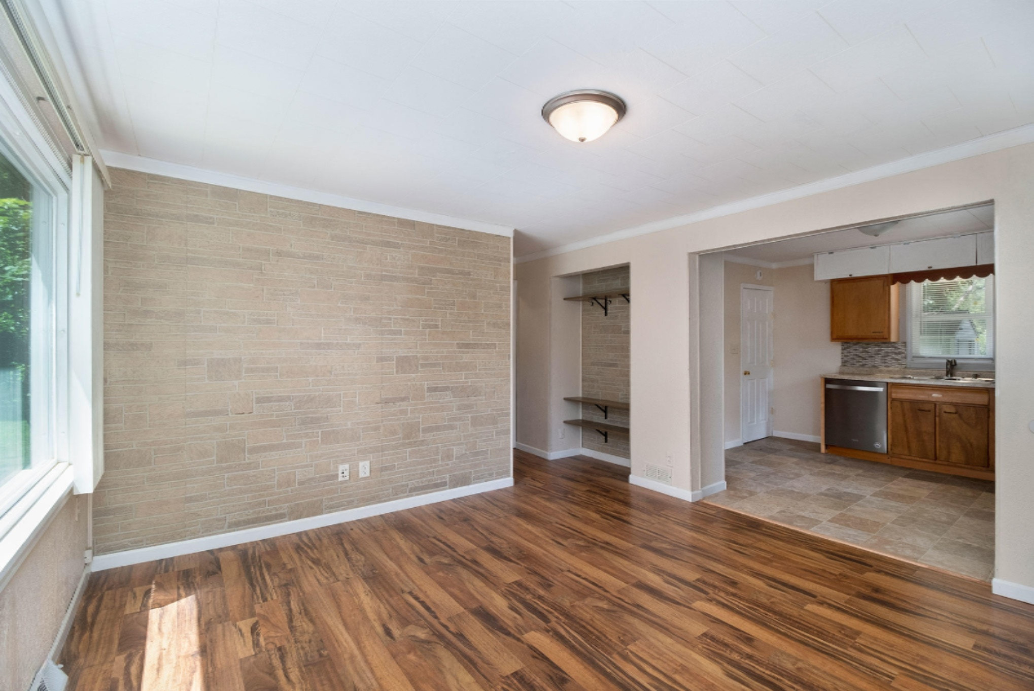 243 Reynolds Road Springfield, MI 49037 - Photo 2 of 17 _DSF9038