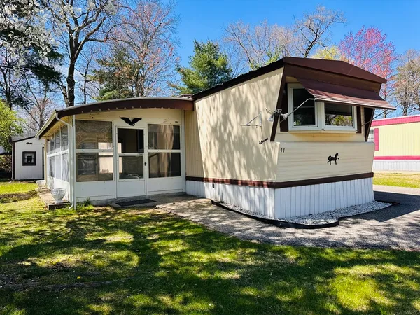 $149,900 | 11 Lamplighter Lane, Springfield, MA 01119