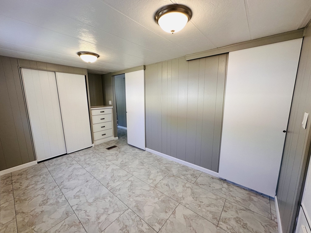 11 Lamplighter Lane Springfield, MA 01119 - Photo 13 of 32