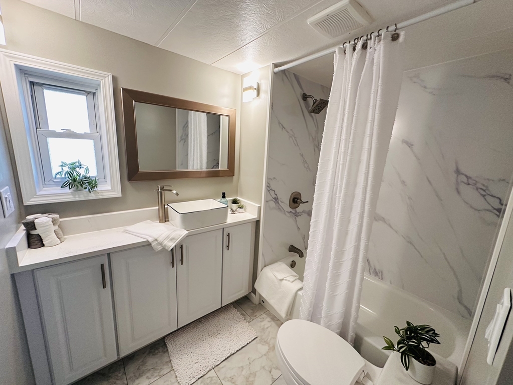 11 Lamplighter Lane Springfield, MA 01119 - Photo 16 of 32