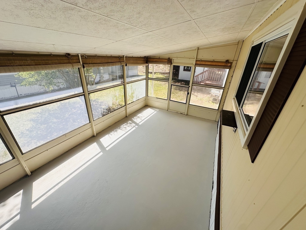11 Lamplighter Lane Springfield, MA 01119 - Photo 27 of 32
