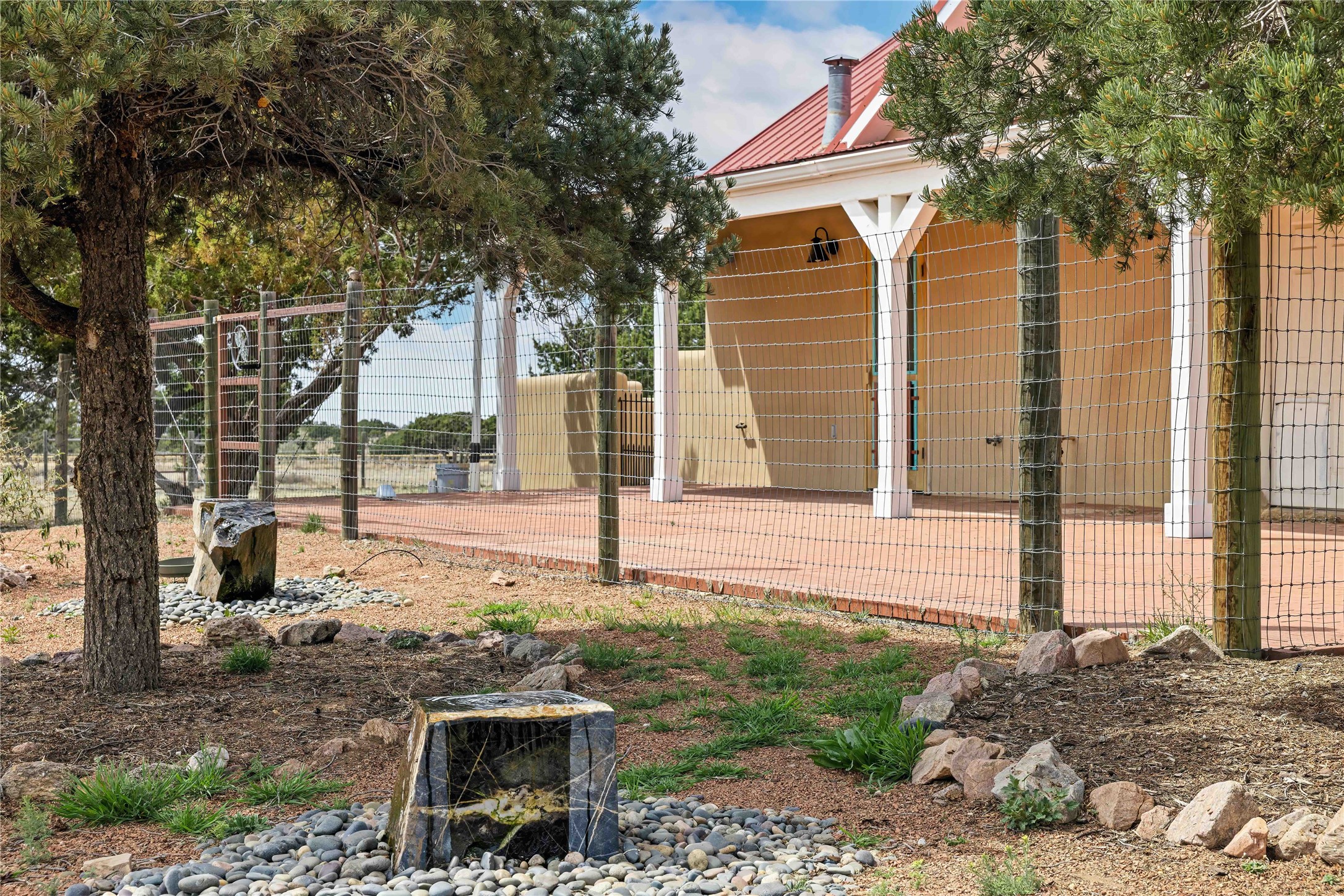 133 Jacinto Road Santa Fe, NM 87508 - Photo 28 of 46 Side Yard or Dog Run