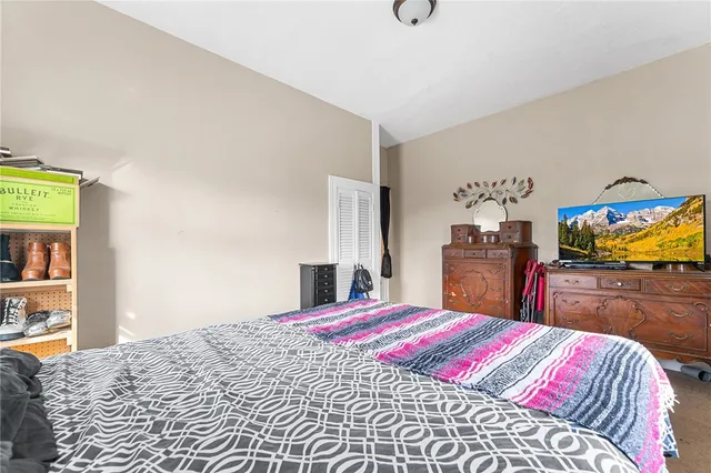 $799,000 | 2 Chilton Street, Bristol, RI 02809