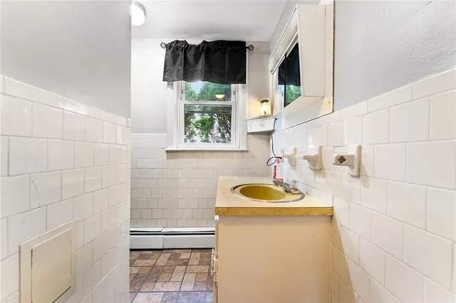 $799,000 | 2 Chilton Street, Bristol, RI 02809