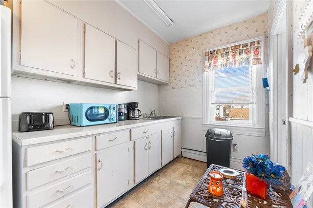 $799,000 | 2 Chilton Street, Bristol, RI 02809