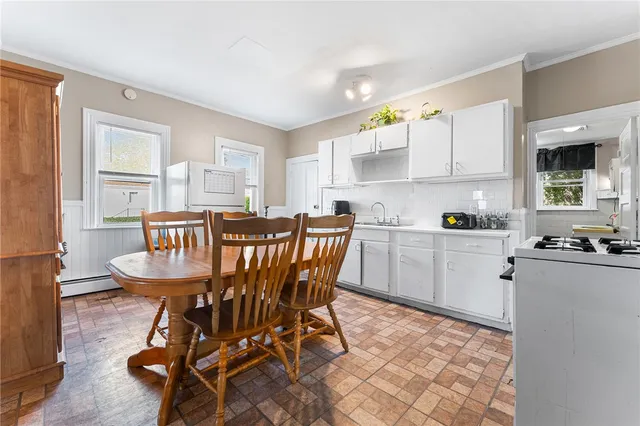 $799,000 | 2 Chilton Street, Bristol, RI 02809