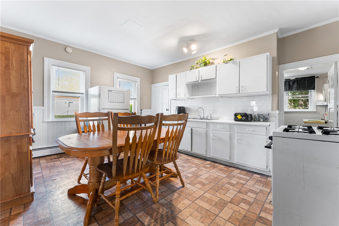 2 Chilton Street Bristol, RI 02809 - Photo 4 of 48