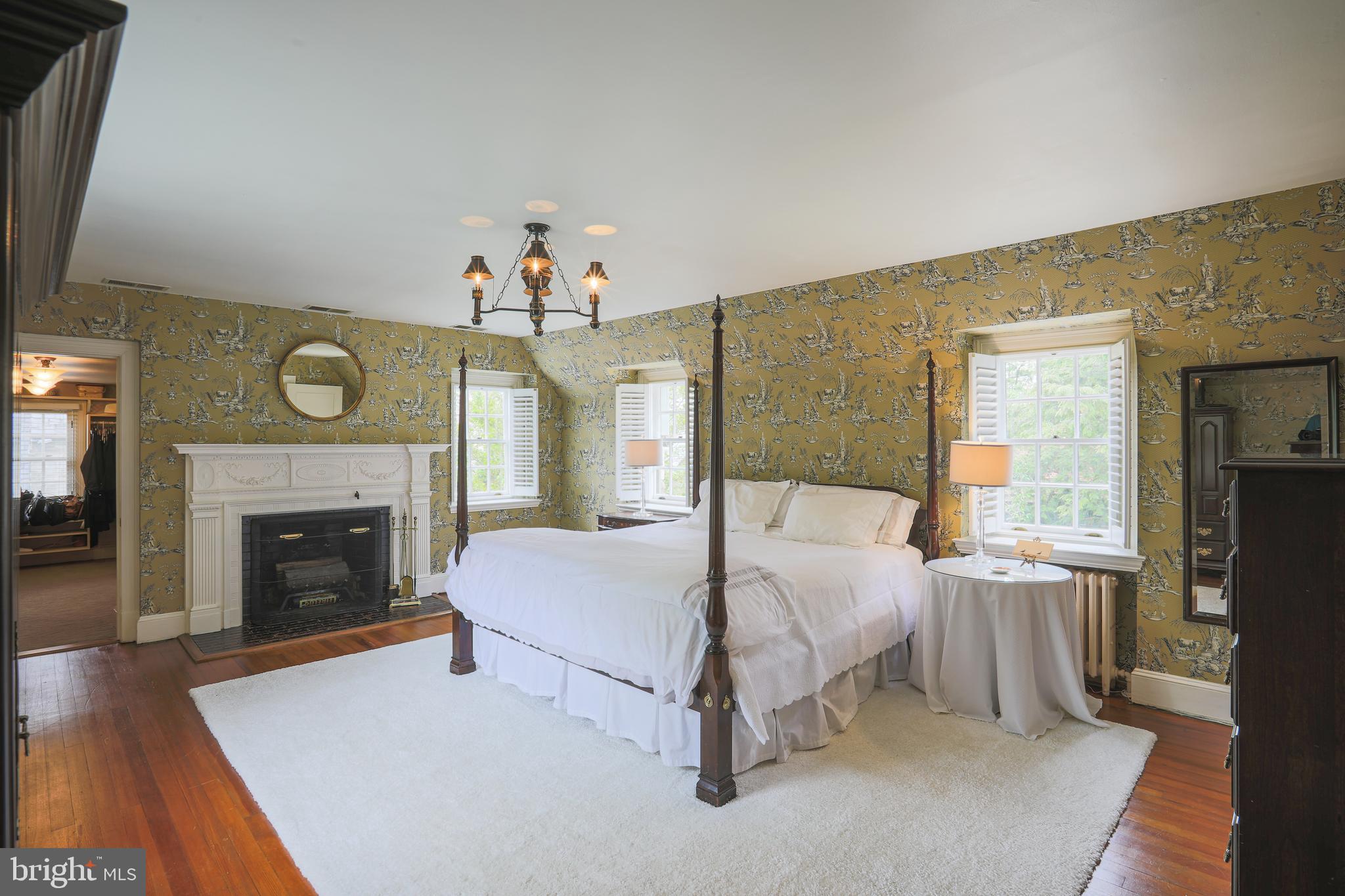 5502 Roland Avenue Baltimore, MD 21210 - Photo 20 of 47 Master Bedroom w/wood burning FP