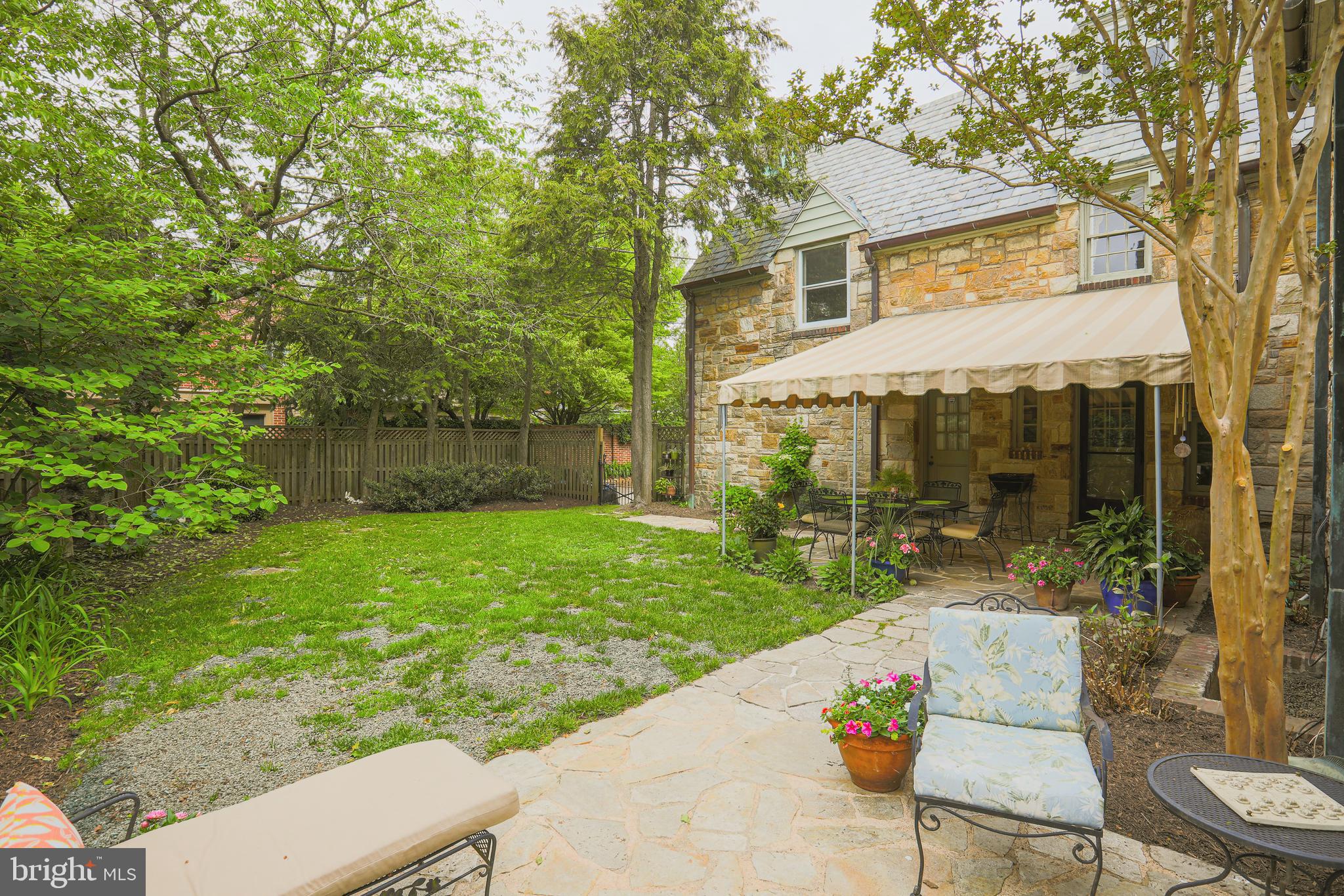 5502 Roland Avenue Baltimore, MD 21210 - Photo 30 of 47 Patios-crepe myrtle