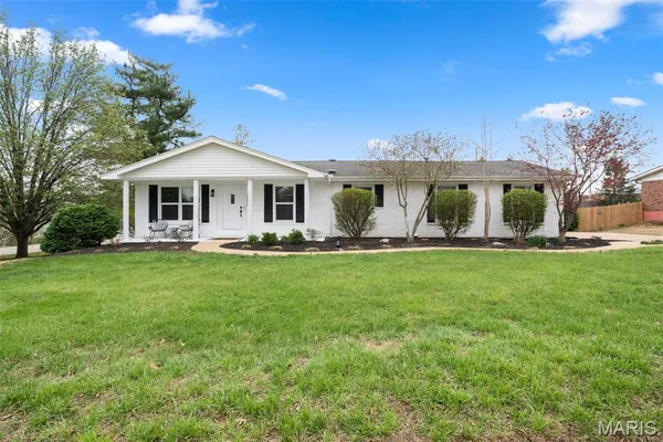 $425,000 | 1080 Sagebrush Trail, Ballwin, MO 63011