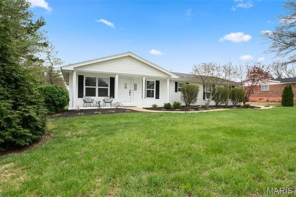 $425,000 | 1080 Sagebrush Trail, Ballwin, MO 63011