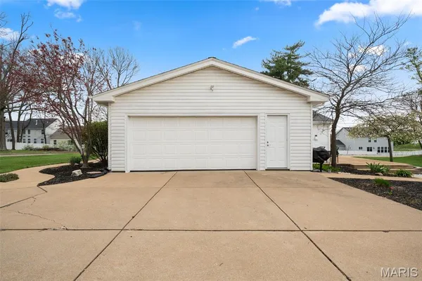 $425,000 | 1080 Sagebrush Trail, Ballwin, MO 63011